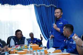 Sebelum Buka Musda, Sekjen Herman Kunjungi DPC Pekanbaru