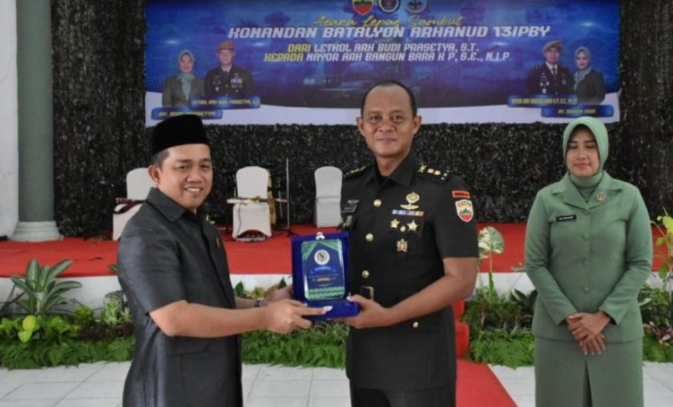 Muhammad Isa Lahamid Hadiri Upacara Sertijab Komandan Arhanud 13/PBY