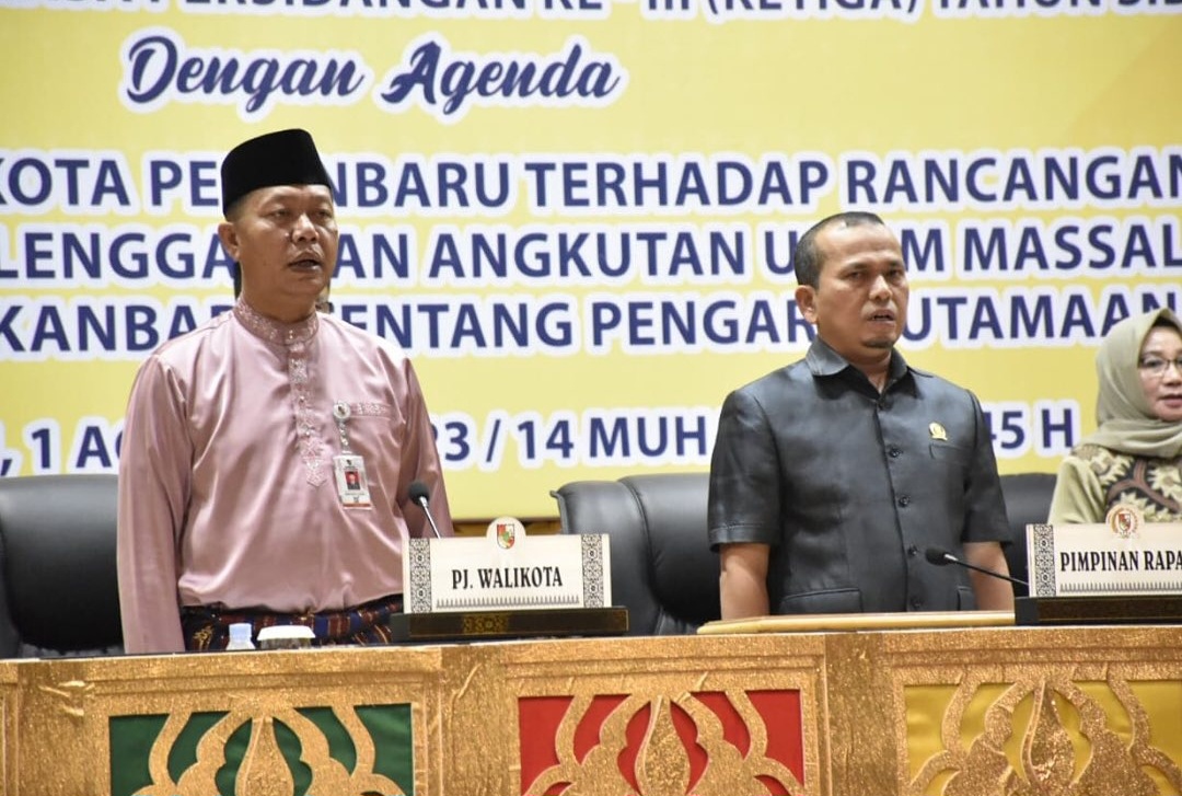 Rapat Paripurna DPRD Pekanbaru Terkait Ranperda Pengerustamaan Gender