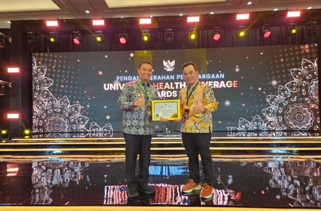 Pemko Pekanbaru Terima Penghargaan UHC Awards 2026
