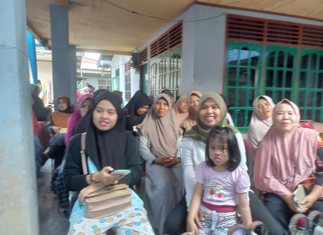 Warga Minta Solusi Banjir di Reses Roem Diani Dewi SE MM