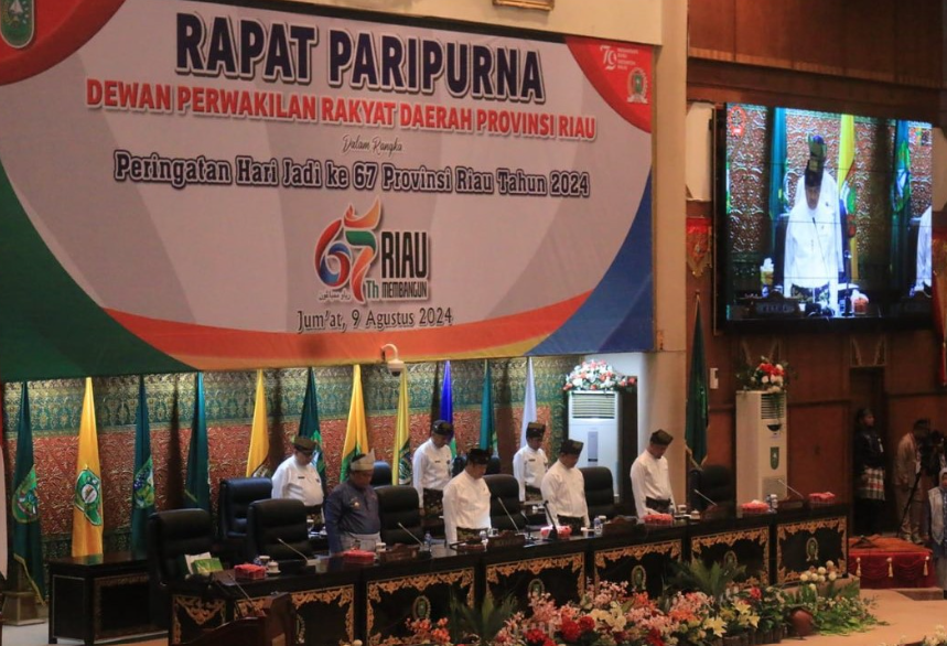 Tengku Azwendi Fajri Hadiri Rapat Paripurna HUT Riau Ke 67