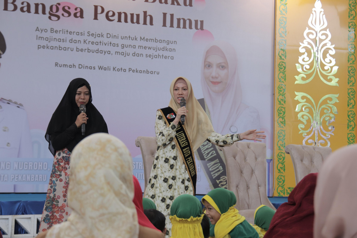 Bunda Literasi Mendongeng Bersama Murid TK di Kediaman Dinas Walikota Pekanbaru
