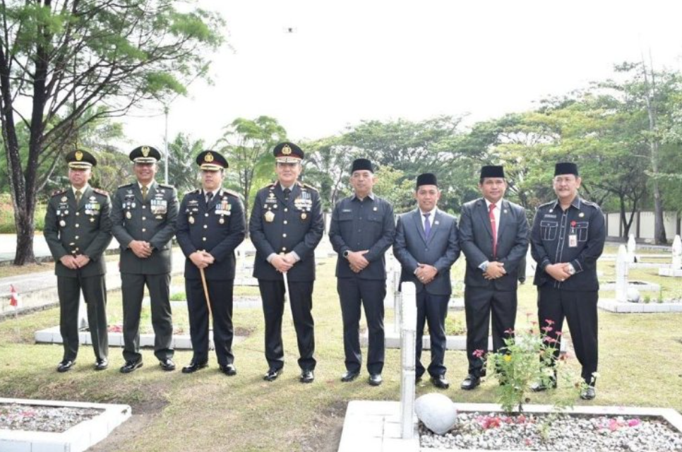Ketua DPRD Pekanbaru M Isa Lahamid Hadiri Ziarah Nasional Sempena HUT ke-79 TNI